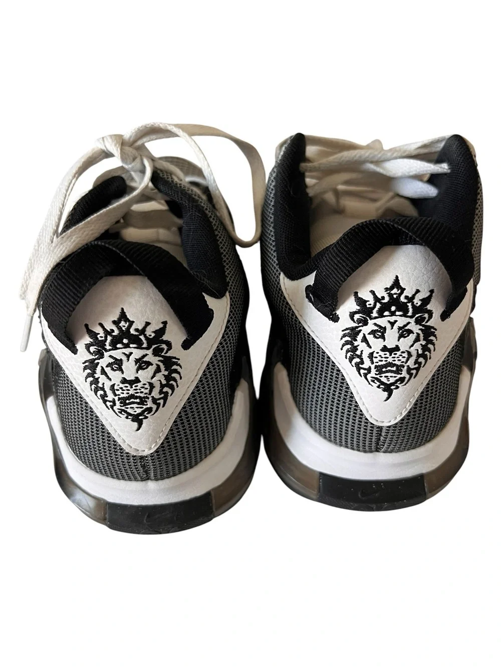 Nike Men’s Lebron Witness 7 Basketball Shoes Size - 7.5  White Silver Black